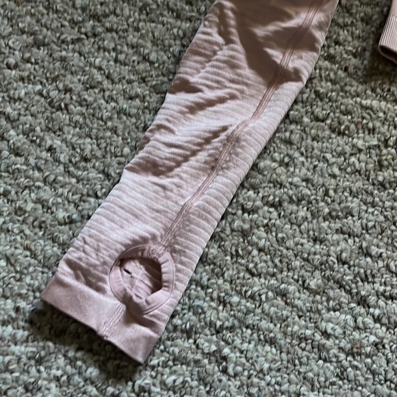 Gymshark Womens size L Glow Long Sleeve Crop Top Light Pink Perforated- EUC - Picture 4 of 5